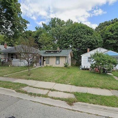 2005 Ray St, Lansing, MI 48910