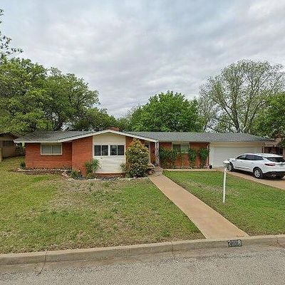 2008 S China St, Brady, TX 76825