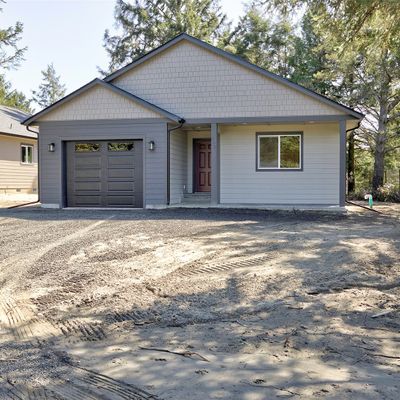 203 Cakesosta Street Se, Ocean Shores, WA 98569