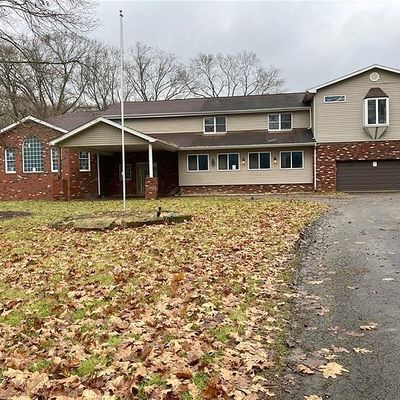 205 Country Club Dr, Ellwood City, PA 16117