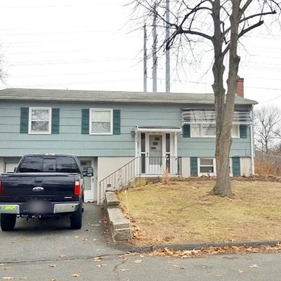 209 Woodcrest Dr, Chicopee, MA 01020