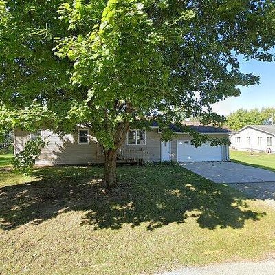 210 Rainbow Dr, Fairbank, IA 50629