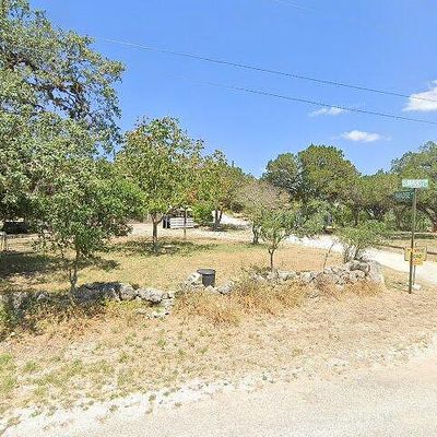 184 Paradise Ln, Lakehills, TX 78063