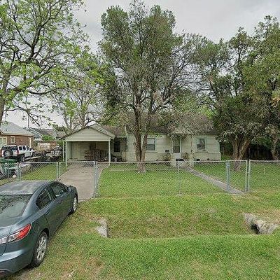 2401 Spence St, Houston, TX 77093