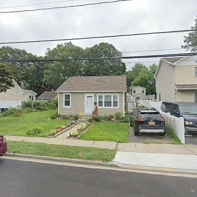 244 N Oak St, Massapequa, NY 11758