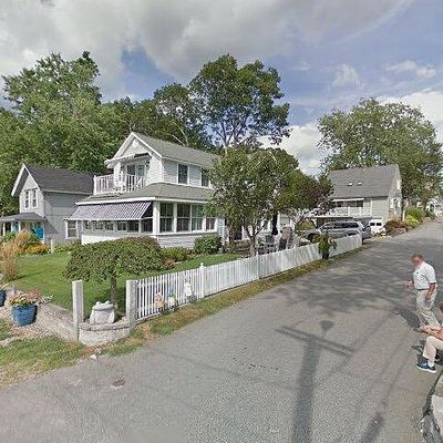 25 Cove St, Niantic, CT 06357