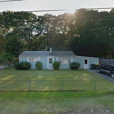 25 Douglas Dr, Bellingham, MA 02019