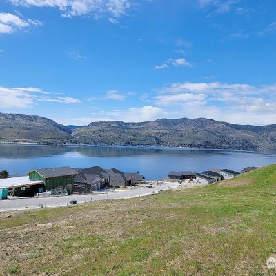 261 Apple Ave, Chelan, WA 98816