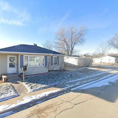 213 Water Ave, Holdrege, NE 68949