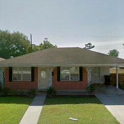 2221 Charles Dr, Chalmette, LA 70043