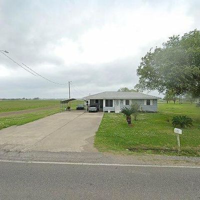 2246 Doyle Melancon Rd, Breaux Bridge, LA 70517