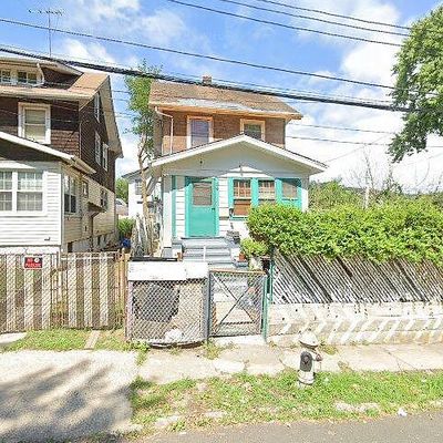 3 Bowen St, Staten Island, NY 10304