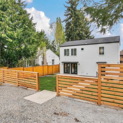 305 Ne 115 Th Street, Seattle, WA 98125