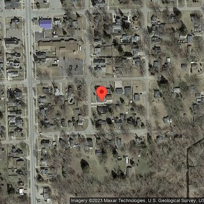 319 S Madison St, Perry, MI 48872