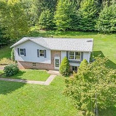 324 Elizabeth Dr, Leechburg, PA 15656