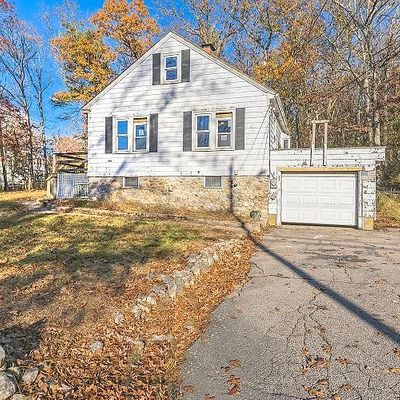 33 Cranberry Meadow Rd, Bellingham, MA 02019