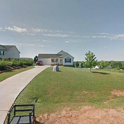 2747 Eagle Dr, Lincolnton, NC 28092