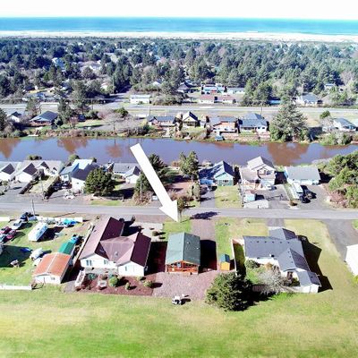 276 Canal Dr Ne, Ocean Shores, WA 98569