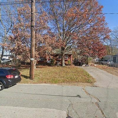 28 Massasoit Ave, Brockton, MA 02302