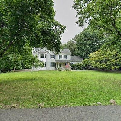 284 Glen Pl, Franklin Lakes, NJ 07417