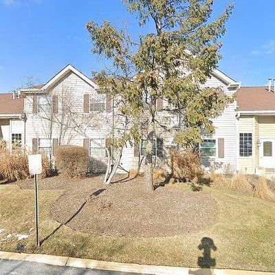 29 N Park Blvd #D, Streamwood, IL 60107