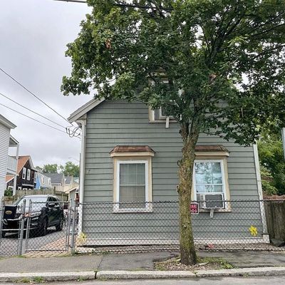 37 Upham St, Salem, MA 01970