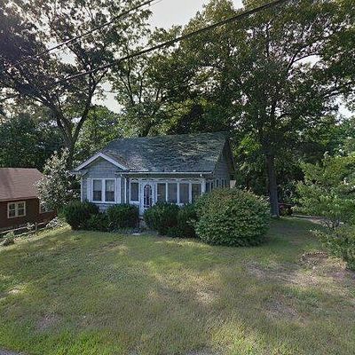 38 Winter St, Millis, MA 02054