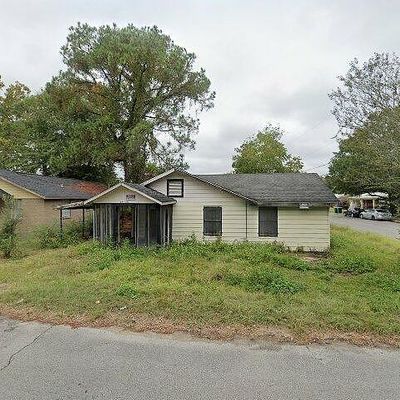 3829 Victor St, Pascagoula, MS 39567