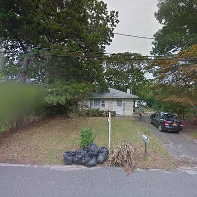 397 Floyd South Rd S, Shirley, NY 11967