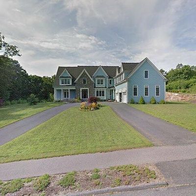 4 Shoestring Ln, Westwood, MA 02090