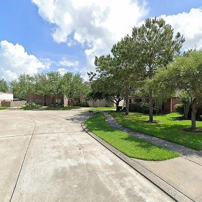 402 Colchester Ln, League City, TX 77573