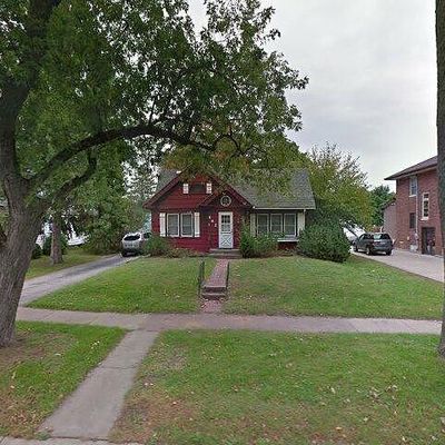 403 S State St, Waupaca, WI 54981