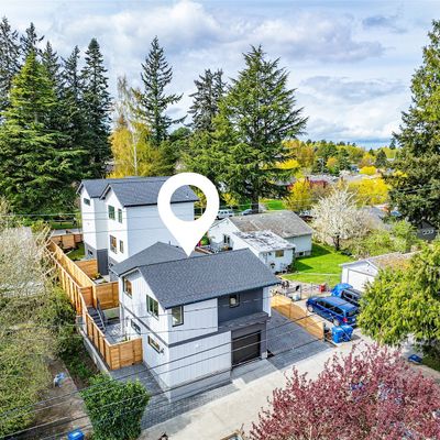 4034 48th Avenue Sw, Seattle, WA 98116