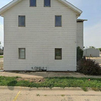 331 Vanderbilt St, Fairfax, IA 52228