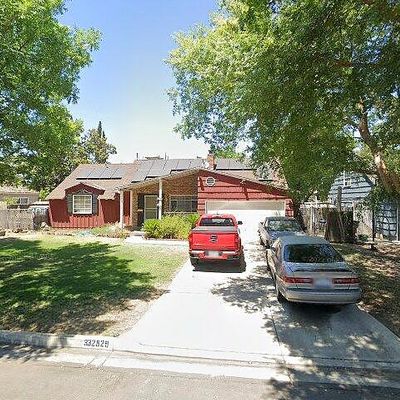 3329 E Bellaire Way, Fresno, CA 93726