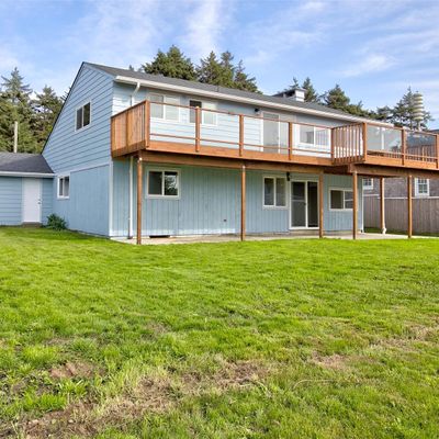 34 4th Street S, Pacific Beach, WA 98571