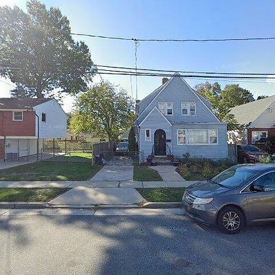 34 Frazier St, Hempstead, NY 11550