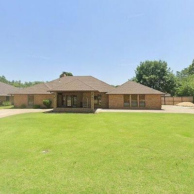 3509 Chickadee Ln, Enid, OK 73703