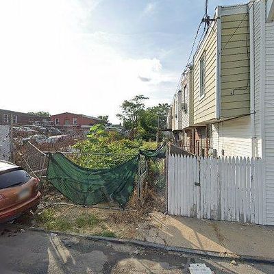 4548 Hedge St, Philadelphia, PA 19124