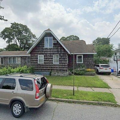 515 Southside Ave, Freeport, NY 11520