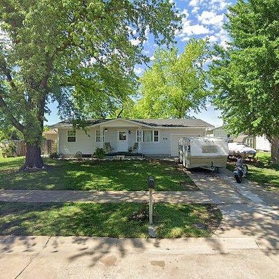 516 E Parkway Ave, Salina, KS 67401