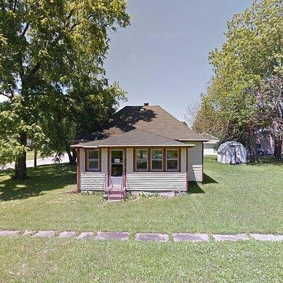 422 F St, Charleston, IL 61920