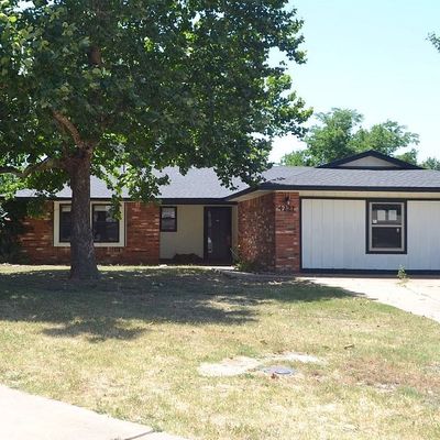 4221 Lexington Pl, Enid, OK 73703