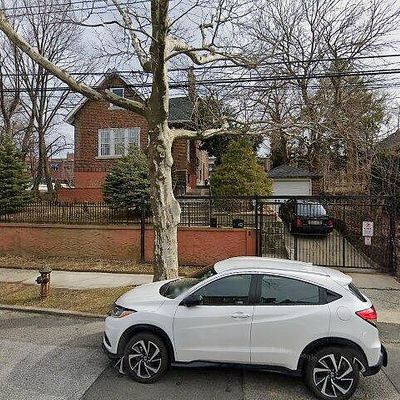 452 Howe Ave, Bronx, NY 10473