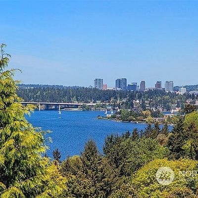 5803 111 Th Ave Se, Bellevue, WA 98006