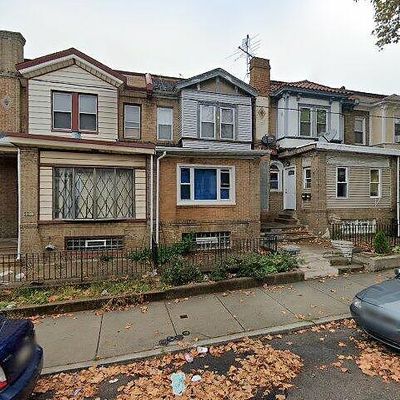 5909 Windsor Ave, Philadelphia, PA 19143