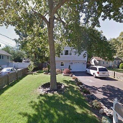 61 Freewood St, Howell, NJ 07731