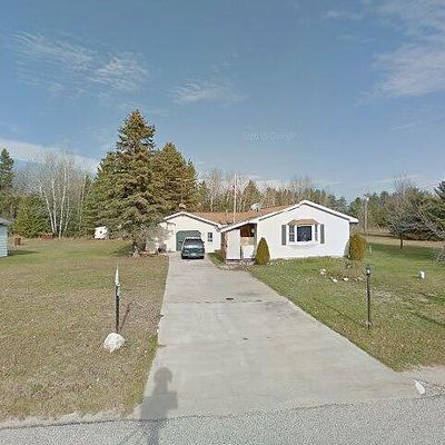 6127 Pell St, Pellston, MI 49769