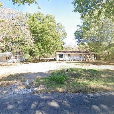 616 Lake Rd, Henryetta, OK 74437