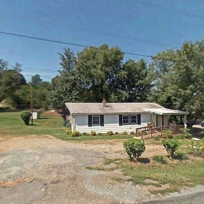 621 Millstream Dr, Gretna, VA 24557